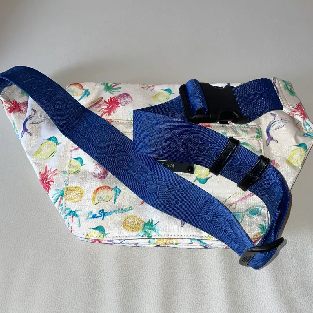 Bolsa para cadáveres con estampado de frutas LeSportsac | LeSportsac フルーツ柄 ボディバッグ