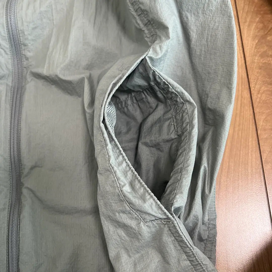 UNIQLO 071232 100% Nylon Windbreaker Windproof