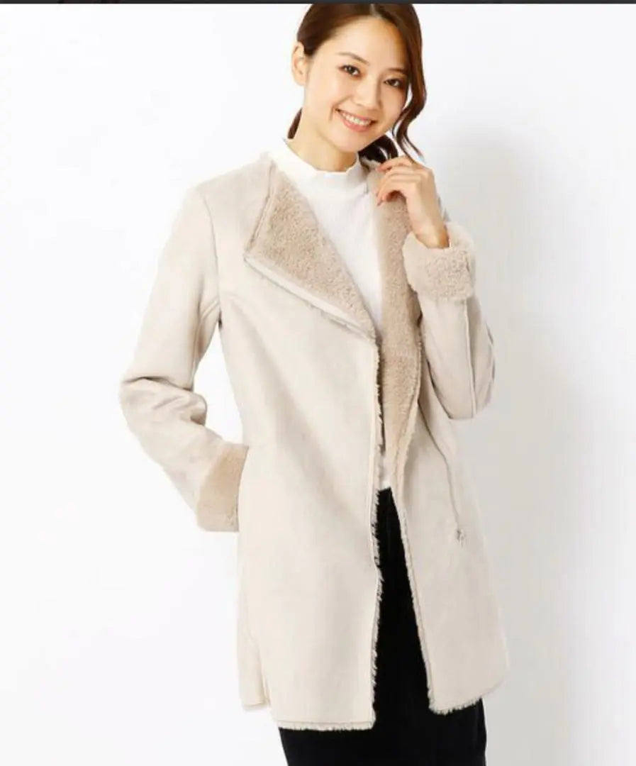 [Super beautiful condition] Comsa no collar fake sheepskin ladies coat white