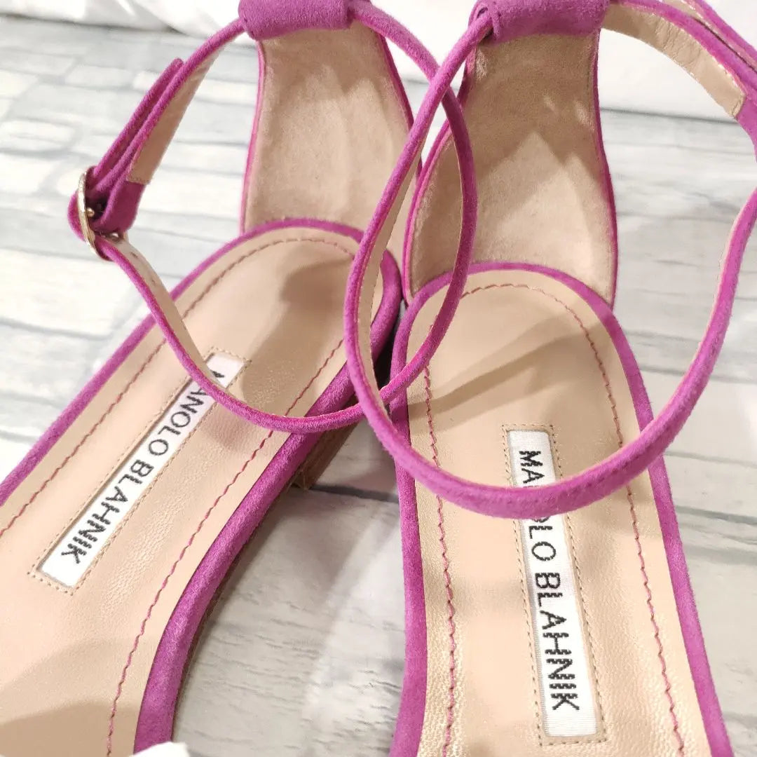 Brand new and unused ✨Manolo Blanik Ankle Strap Flat Sandals Pink Purple