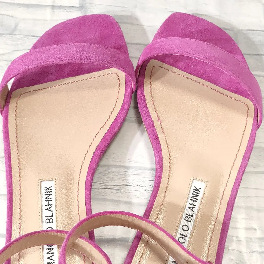 Sandalias planas con tiras en el tobillo Manolo Blanik color rosa y morado, nuevas y sin usar