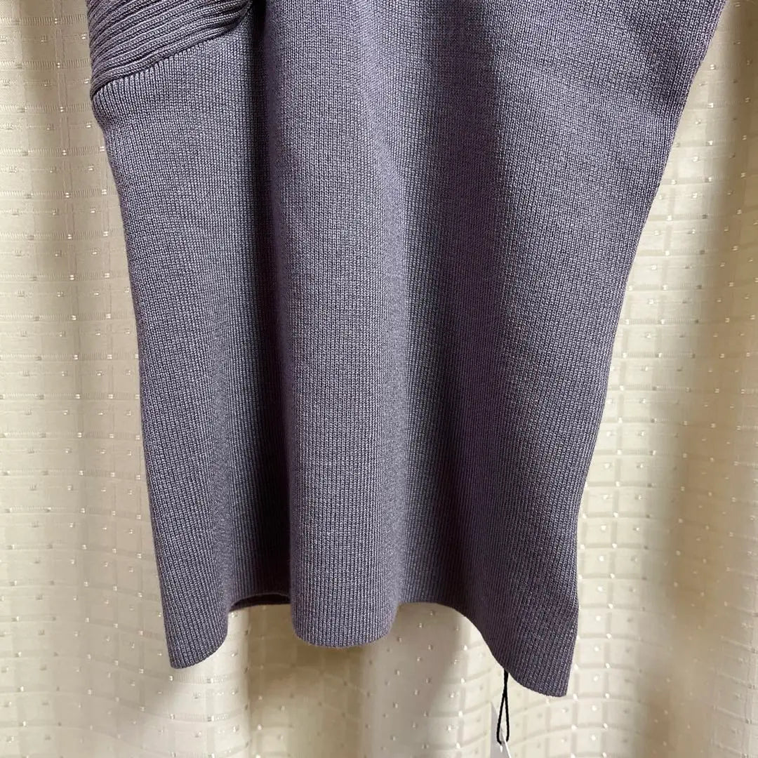 New and unused Grail M size Gray knit short sleeve off shoulder