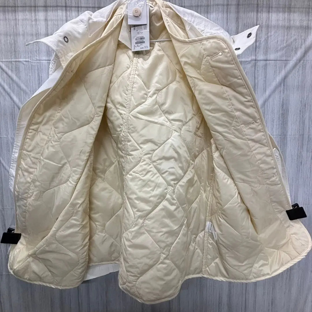 WHIMSIC White Jacket with Hood and Quilted Liner