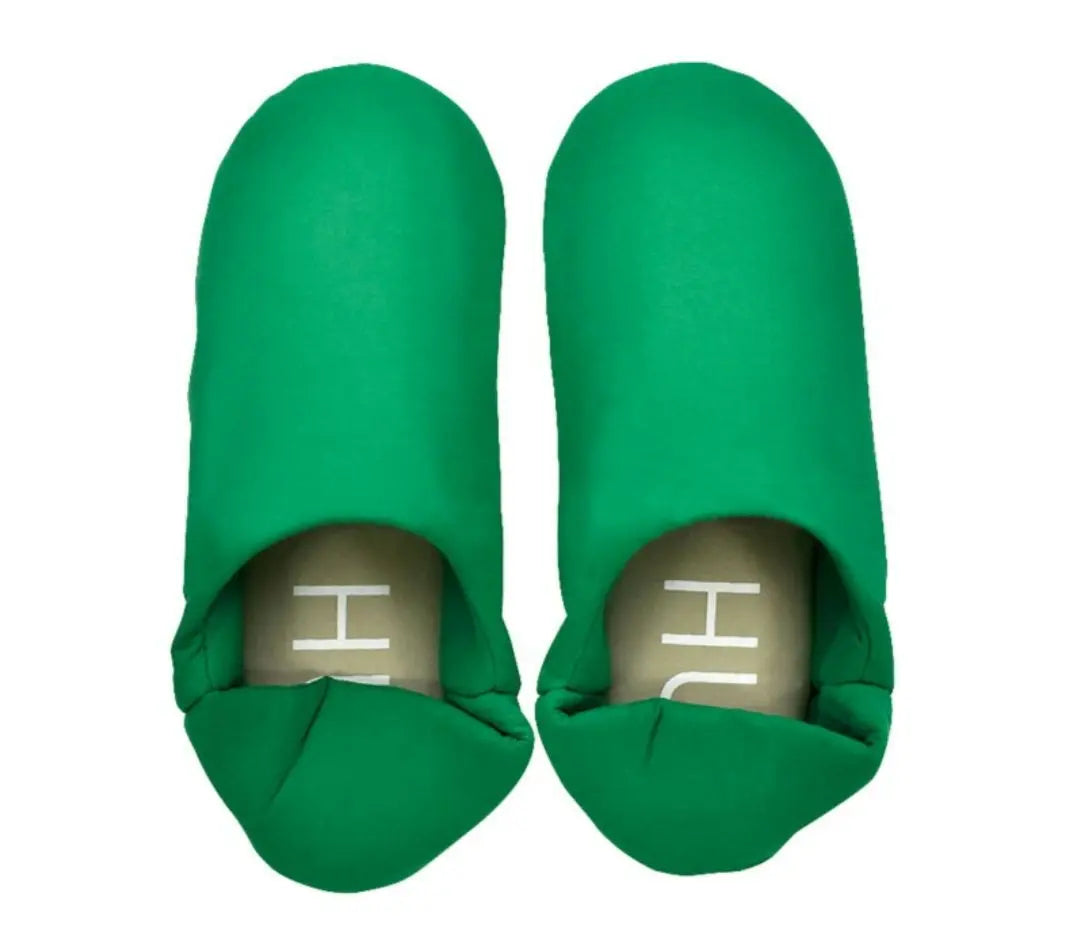 Baboo slippers, green, with pouch, room shoes, new and unused with tags, modern department store