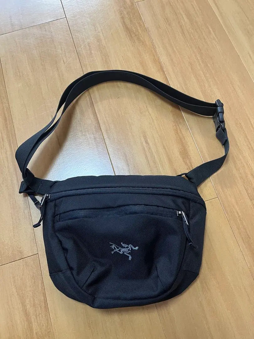 Bolso bandolera negro ARC'TERYX Maca 2