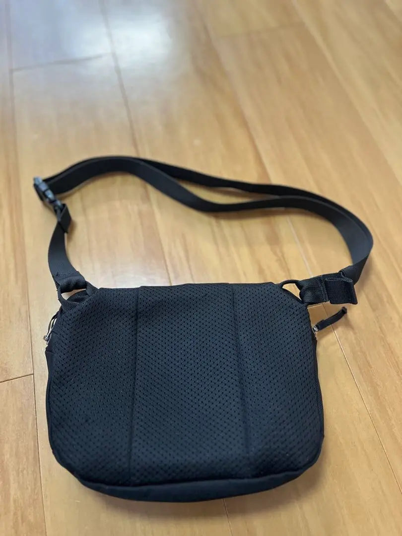 ARC'TERYX Black Shoulder Bag Maca 2