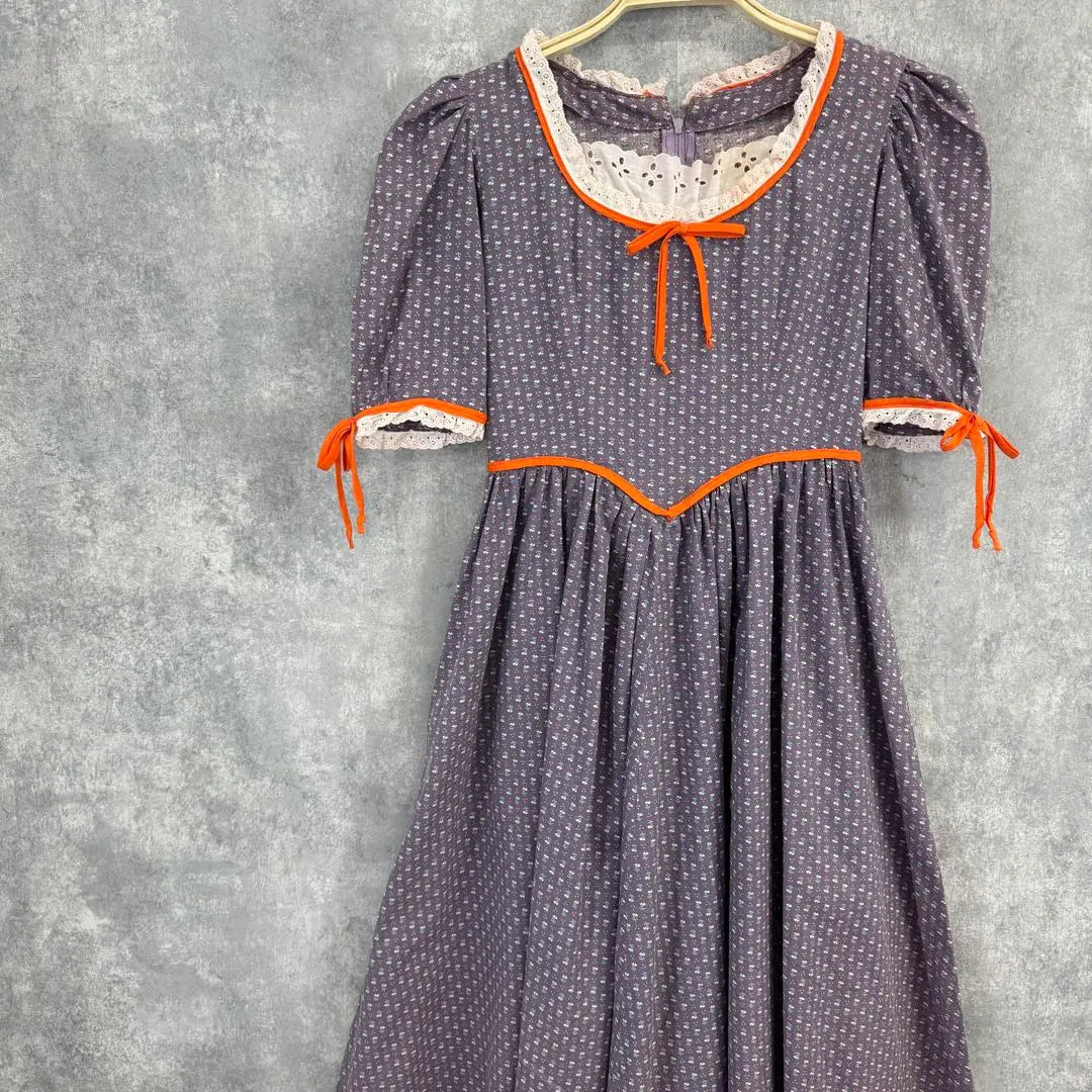 Tyrolean dress, small floral pattern, lilac color, ribbon decoration, cotton lace decoration