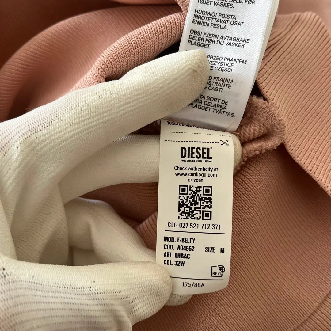 Parka DIESEL para mujer con cierre de cordón y canalé ancho A045520