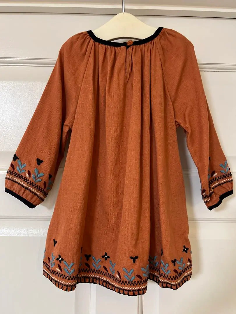 《Good condition》CARAMEL embroidered dress 2Y