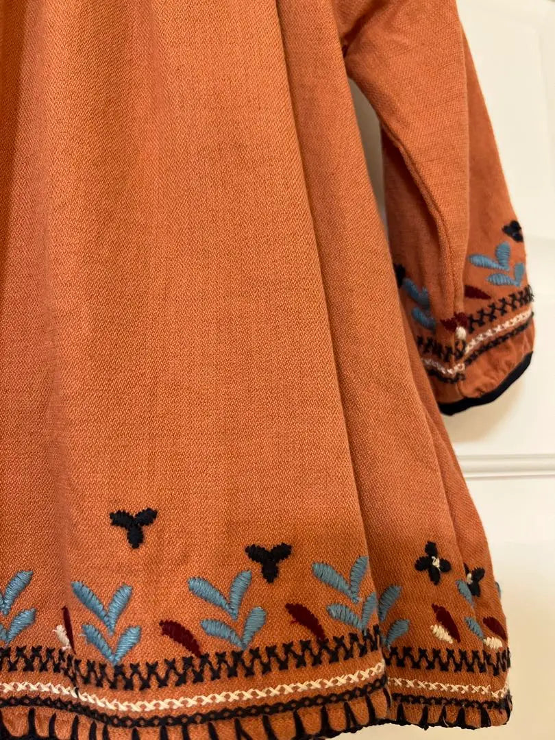 《Good condition》CARAMEL embroidered dress 2Y