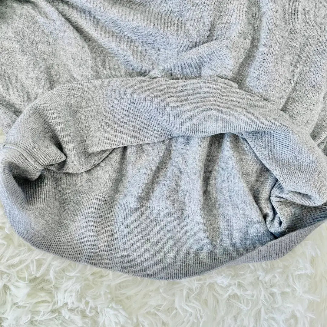 [UNIQLO] Uniqlo Blend Cashmere V-Neck Sweater Gray (L) | 【UNIQLO】ユニクロ 混カシミア Vネック セーター グレー (L)