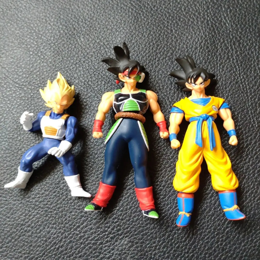 Dragon Ball, gacha, figures, etc., sold in bulk