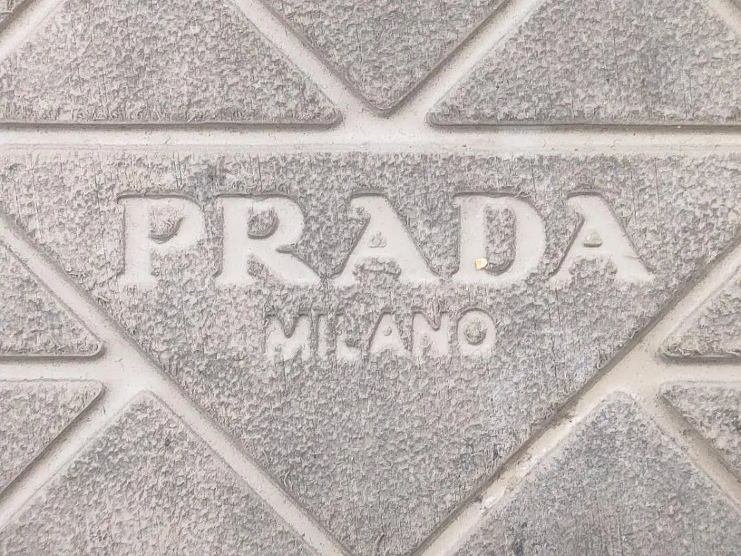 Sandalias de verano de tela Prada con logotipo en caja