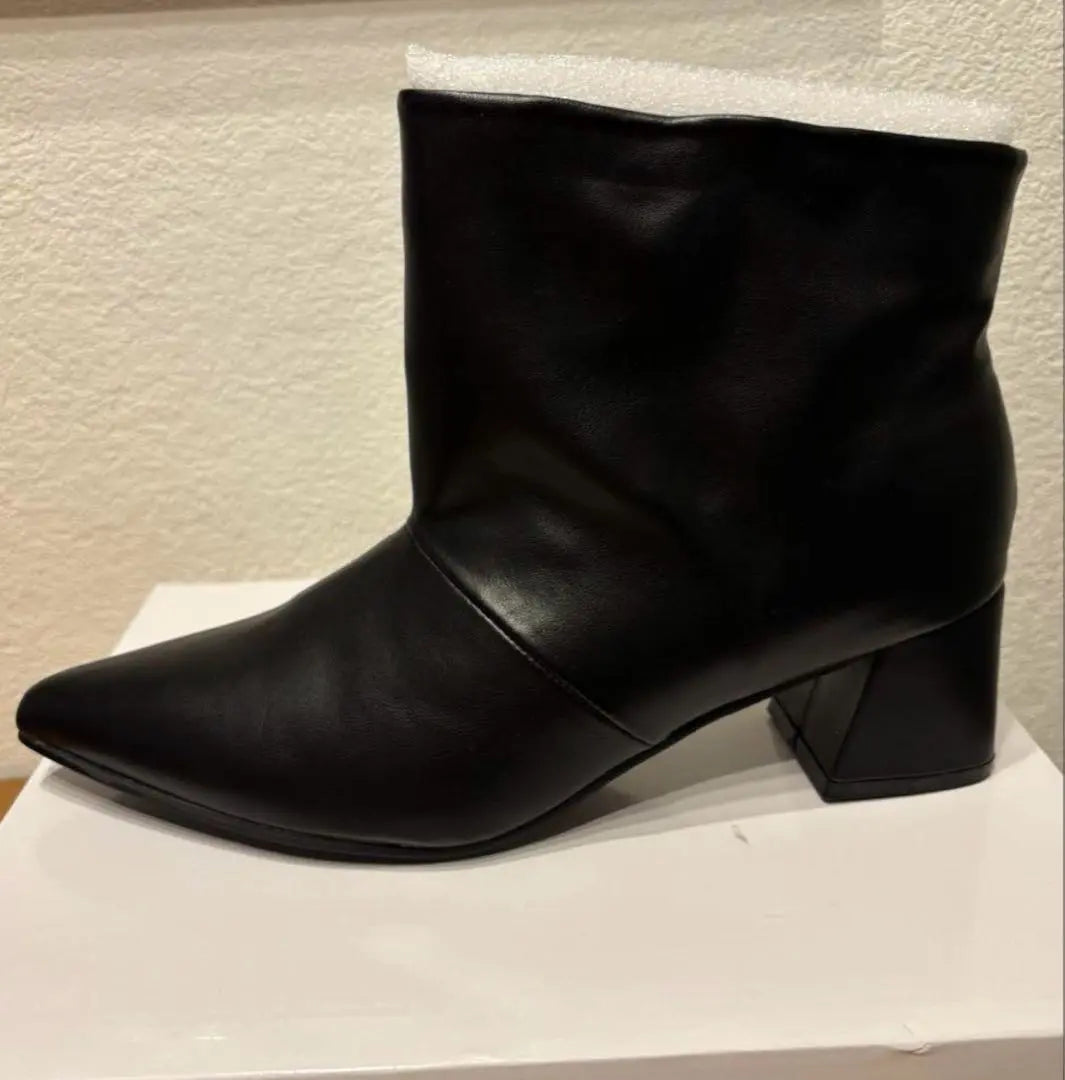 Boots, short booties, black, new