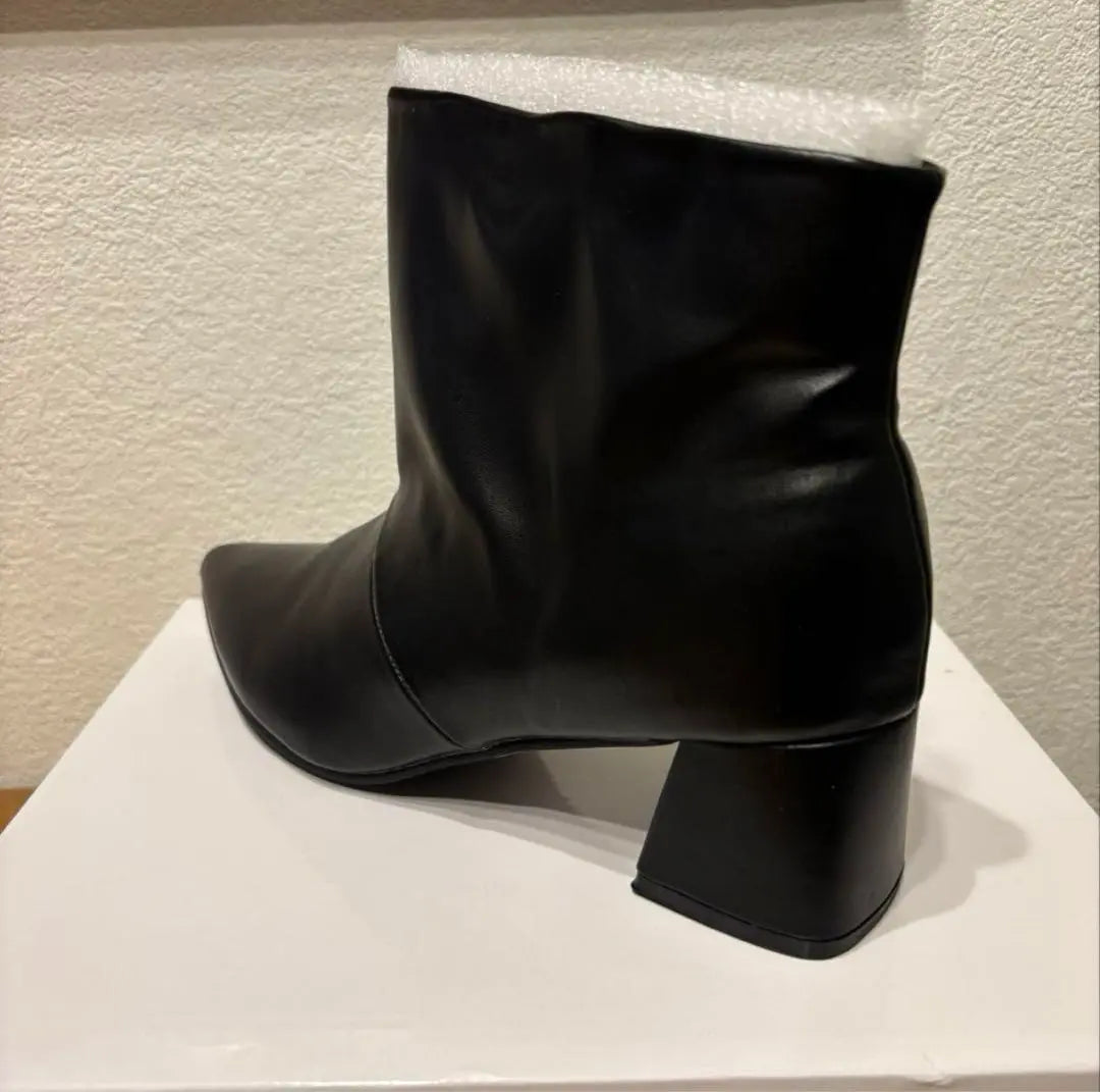 Boots, short booties, black, new