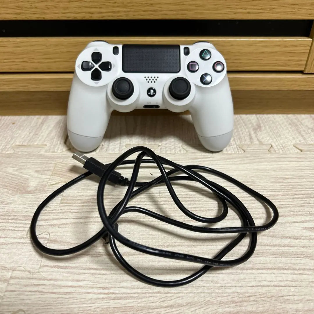 Mando original de PlayStation 4 con cable USB