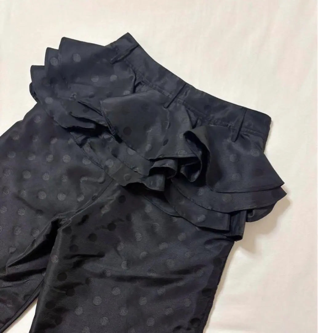 Superb condition ✨ [Beam Scutulle] Dots Large Ruffle Pants