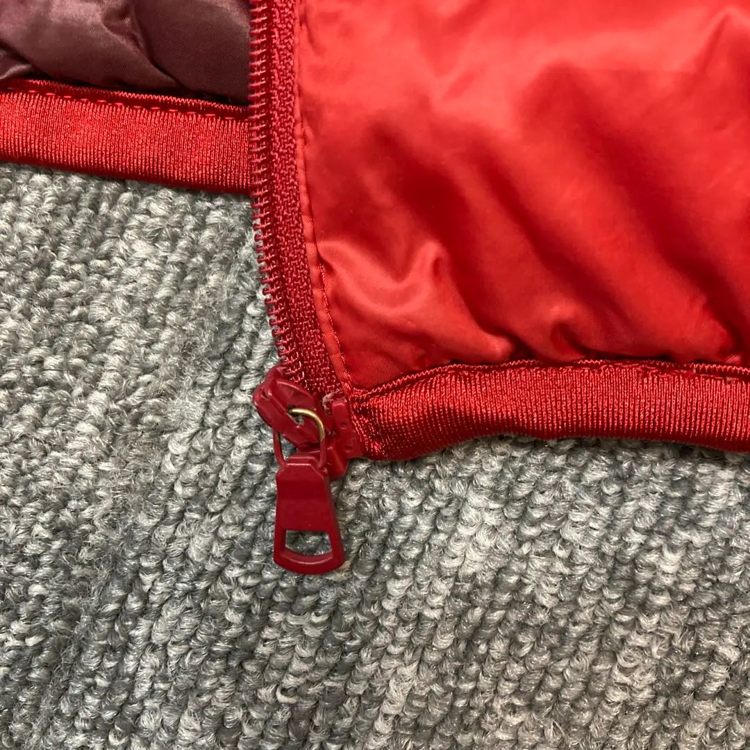 Chaqueta de plumas ultraligera UNIQLO con cremallera completa en rojo L