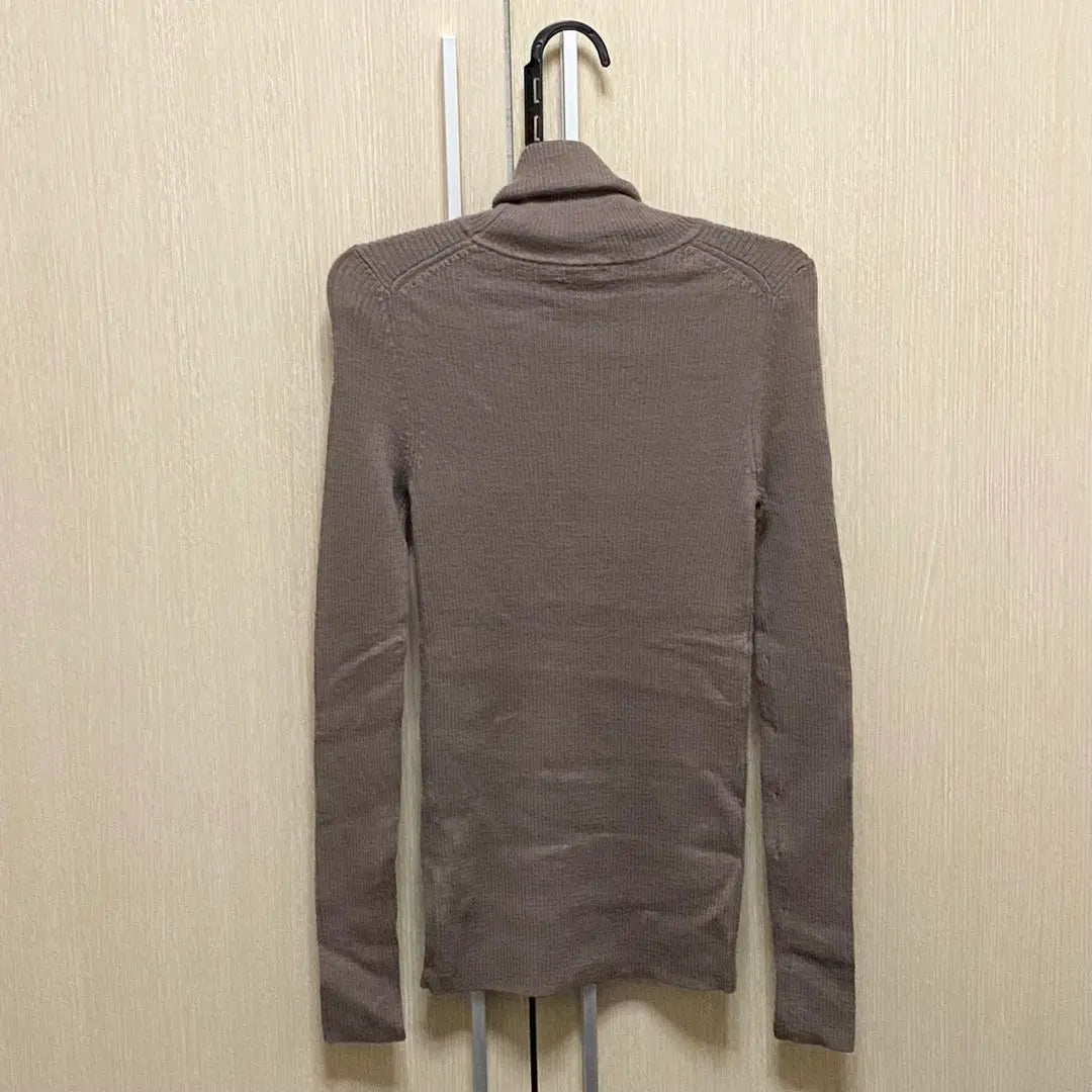 UNIQLO Brown Turtleneck Sweater