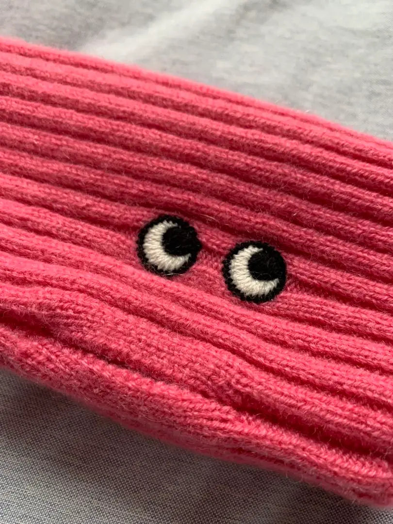 UNIQLO Aniya Hind March Cashmere Knit Arm Warmer Pink