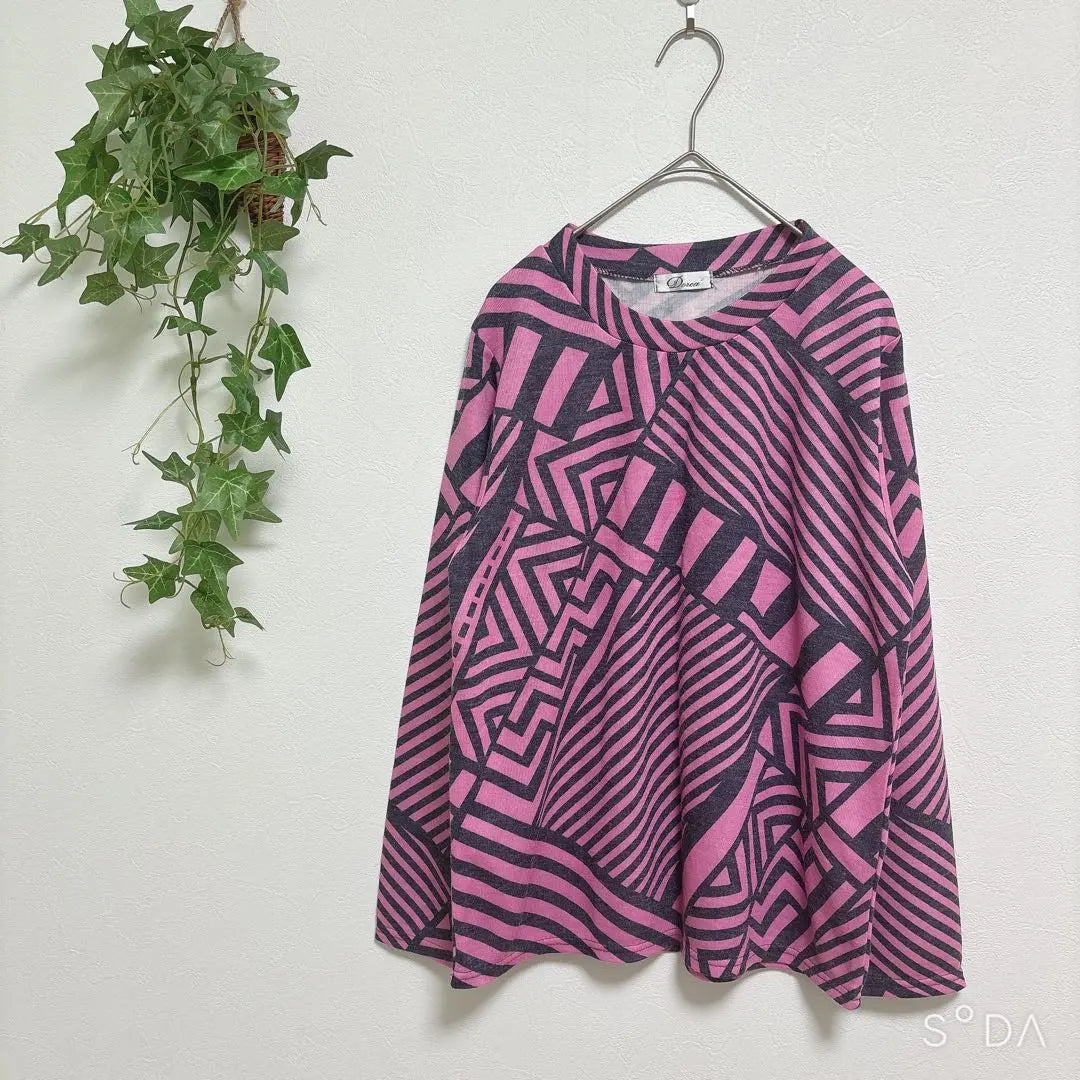 [Dorea] Tops, all-over pattern, long sleeves, stylish, geometric pattern, women's, long T-shirt | 【Dorea ドレア】トップス 総柄 長袖 オシャレ 幾何学柄 レディース 長T