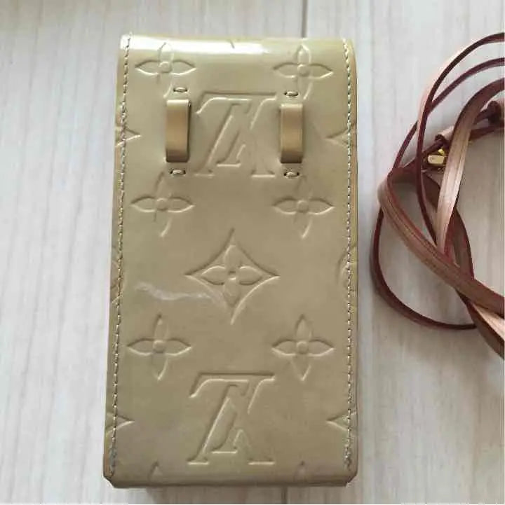 ★ Louis Vuitton case ★