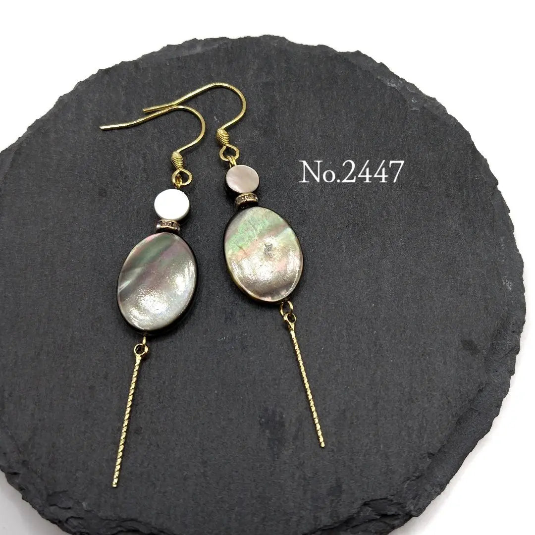 No.2447 Black shell hanging earrings, handmade earrings