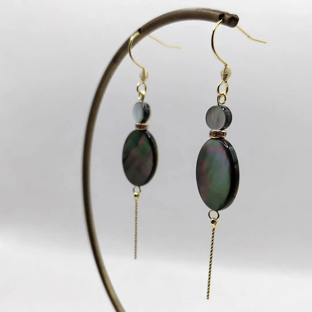 No.2447 Black shell hanging earrings, handmade earrings