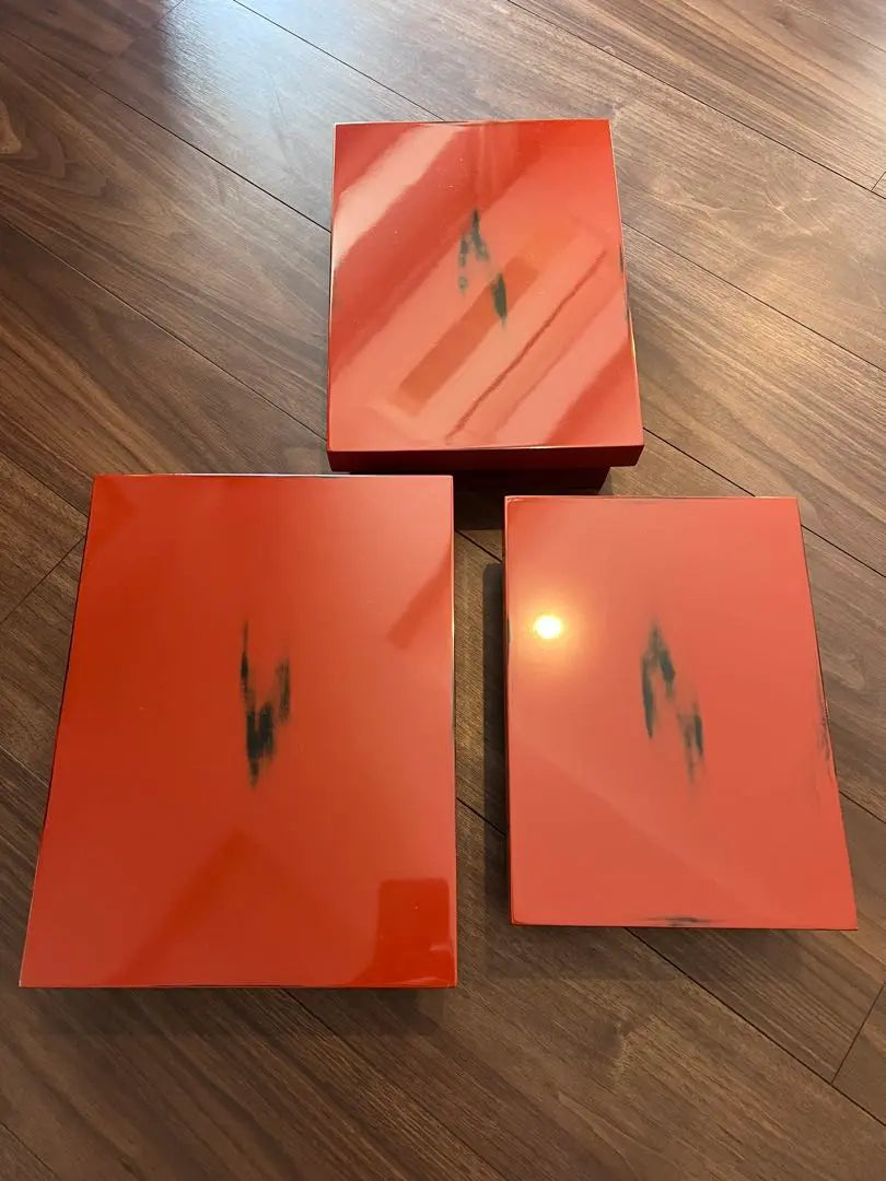 Juego de 3 cajas bento lacadas en rojo