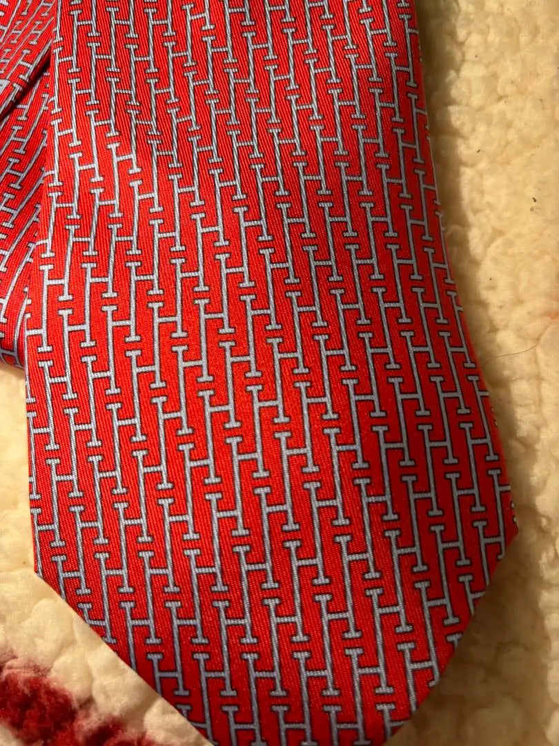 ☆Extremely beautiful☆HERMES tie H pattern red luxury popular pattern casual | ☆極美品☆HERMES ネクタイ H柄 赤 高級感 人気柄 カジュアル