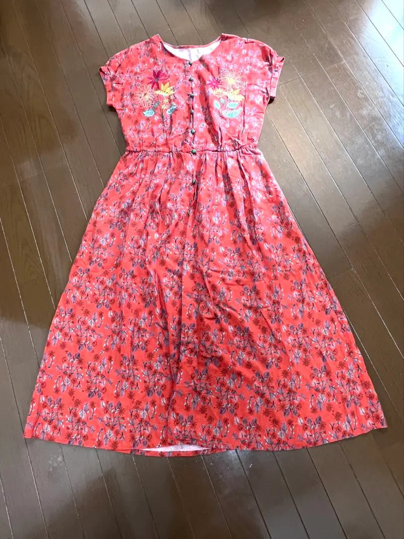 Hokomomora Red floral pattern Short sleeve long dress