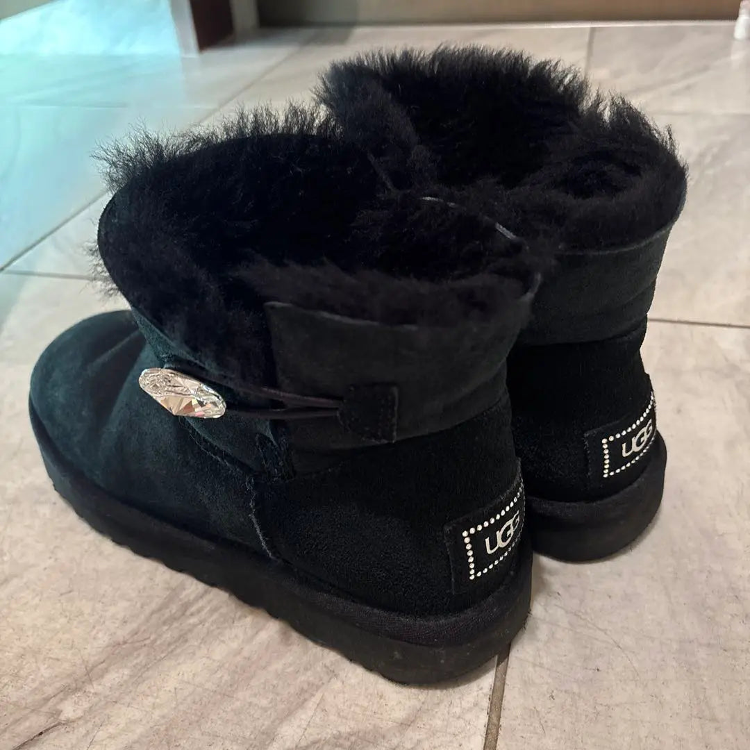 Botas UGG bijoux negras | ugg ブーツ ブラック ビジュー付き