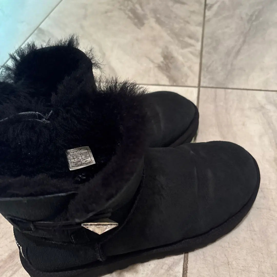 Botas UGG bijoux negras | ugg ブーツ ブラック ビジュー付き