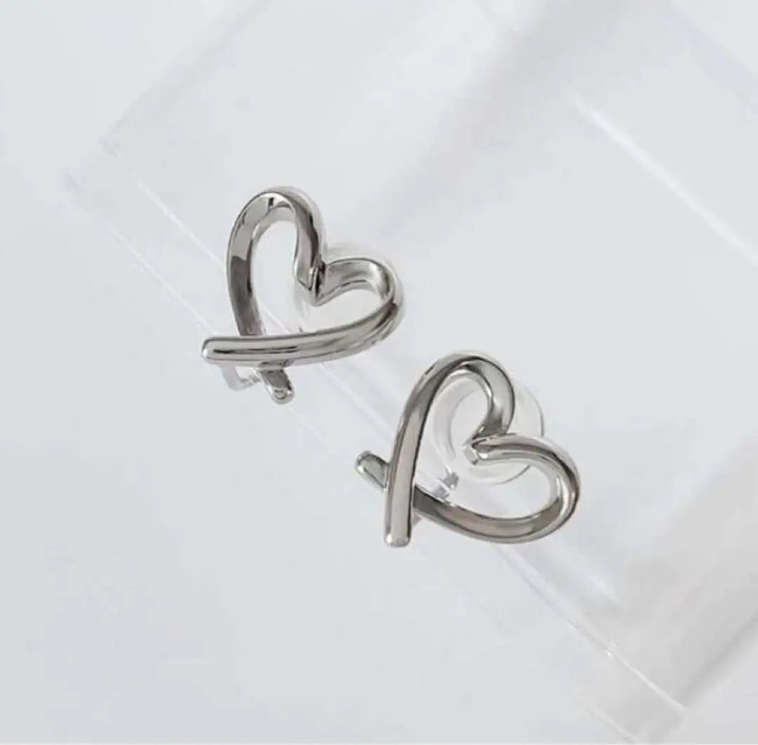 Heart-shaped silver earrings, clip-type, cute, stylish, unique, casual, new