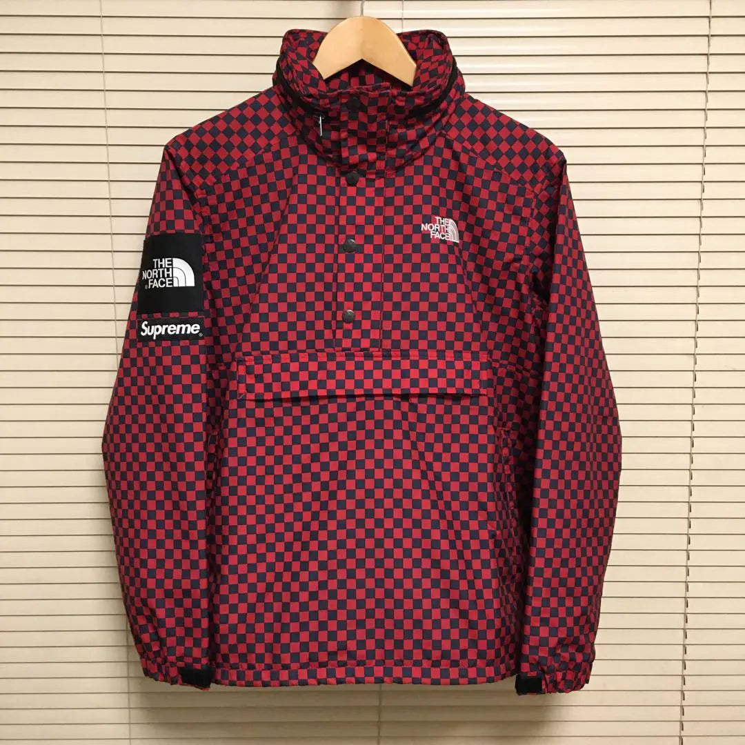 Super rare Supreme The North Face Mountain Jacket in a beautiful condition