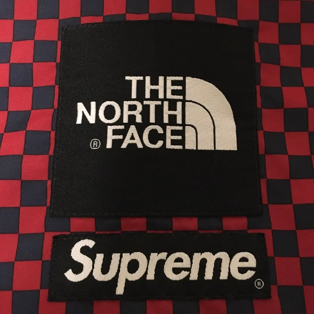 Super rare Supreme The North Face Mountain Jacket in a beautiful condition