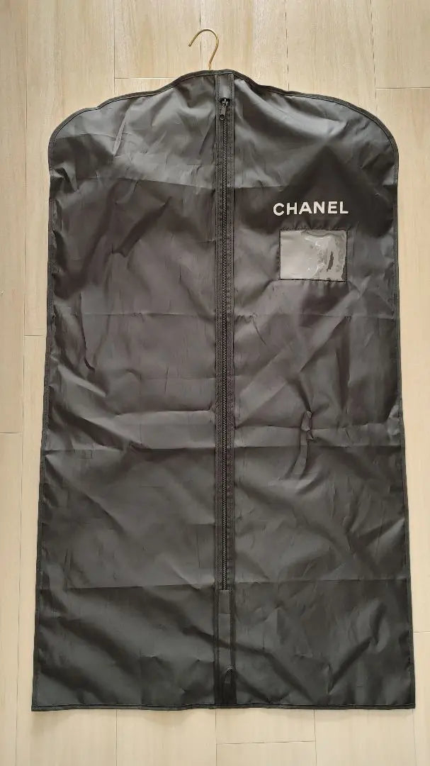 Extremely beautiful item!! ️CHANEL CHANEL garment and hanger set✨