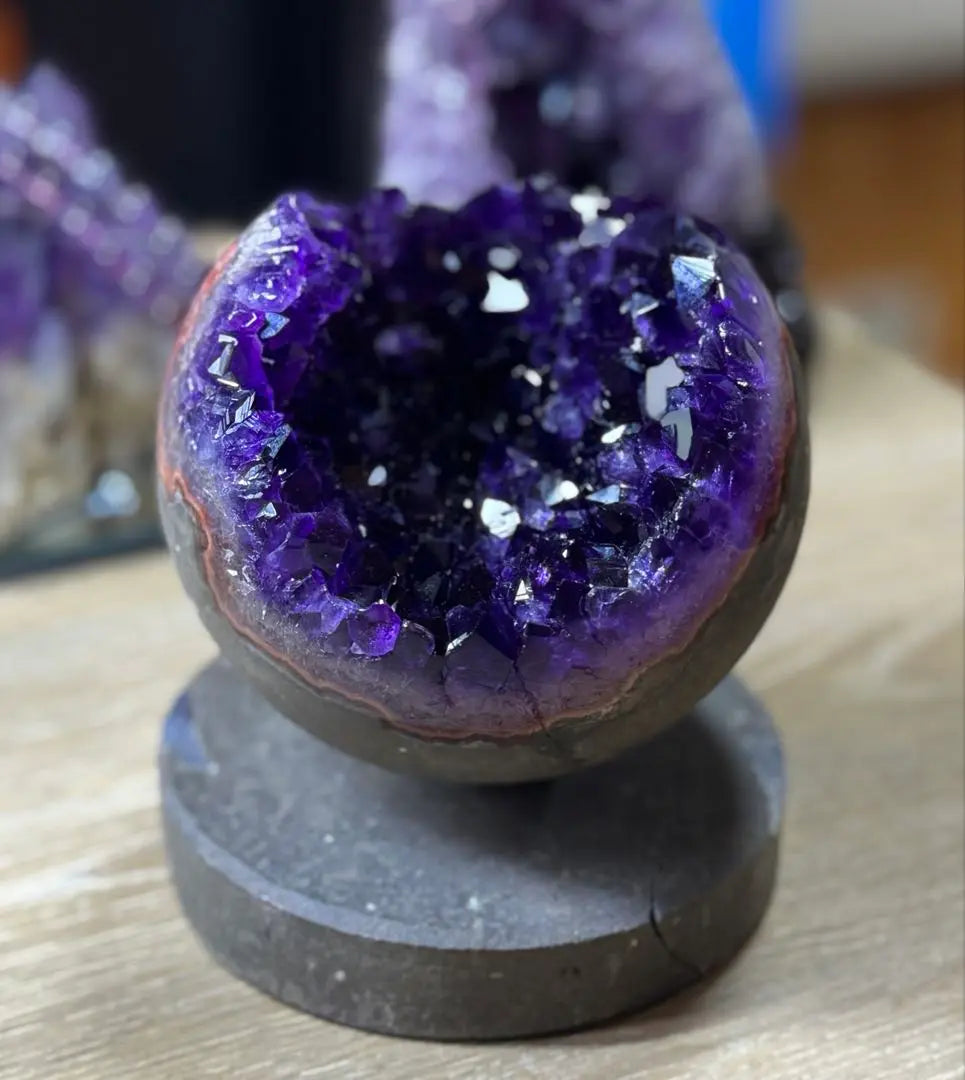 Highest quality, dark purple, Uruguay, amethyst, agate coexistence, hakuku, geode, with base