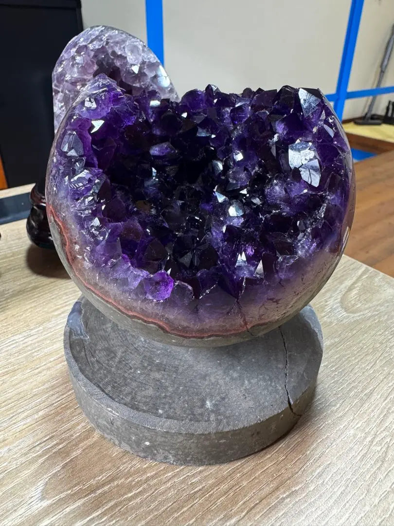 Highest quality, dark purple, Uruguay, amethyst, agate coexistence, hakuku, geode, with base