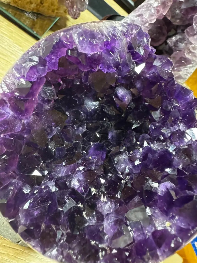 Highest quality, dark purple, Uruguay, amethyst, agate coexistence, hakuku, geode, with base