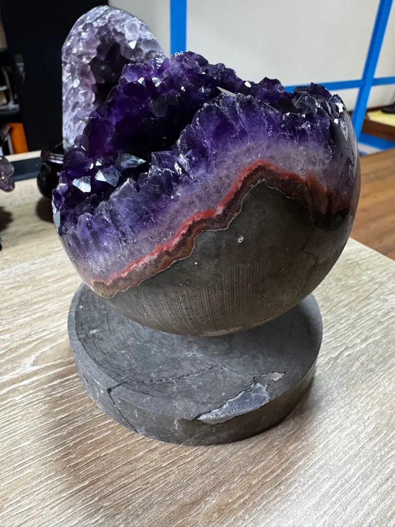 Highest quality, dark purple, Uruguay, amethyst, agate coexistence, hakuku, geode, with base