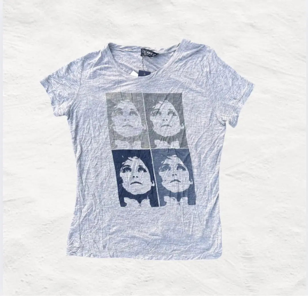 Florinda V-neck T-shirt 4 face design