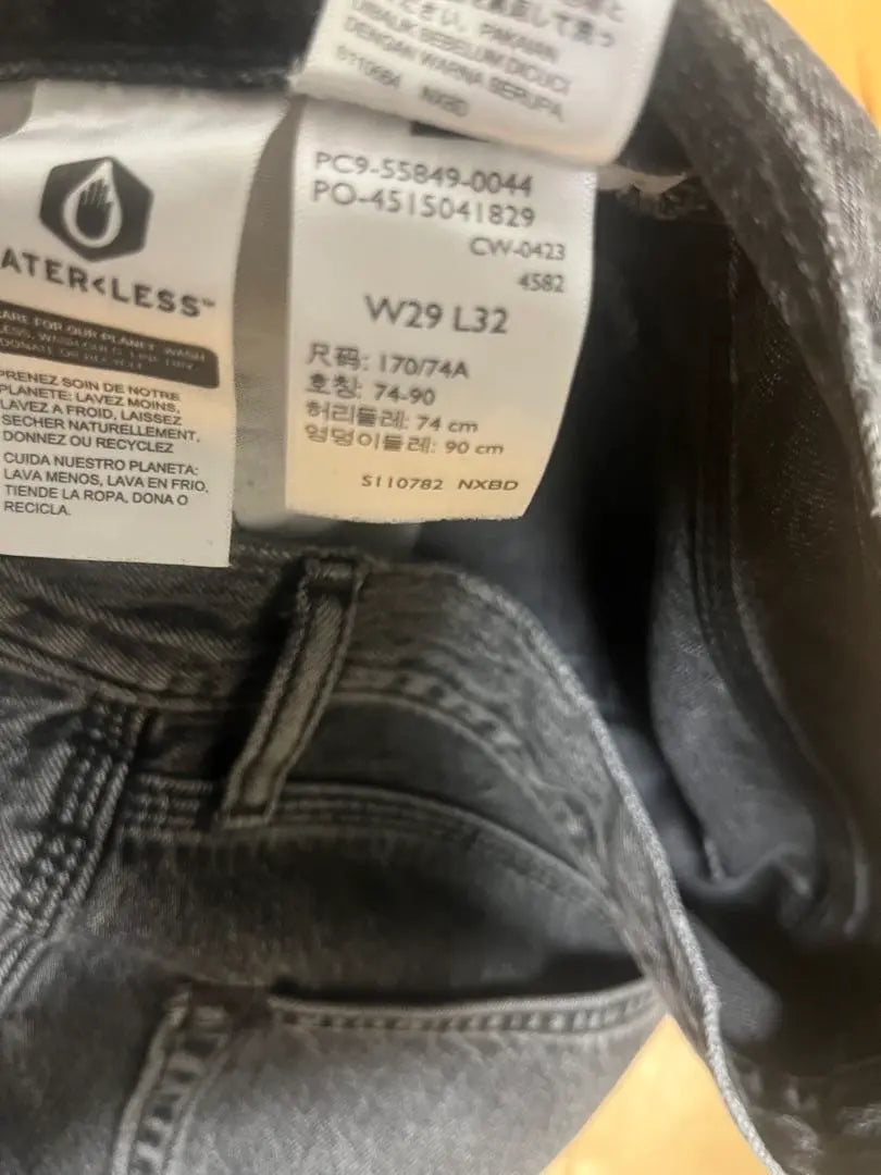 LEVI'S Black Denim W29L32