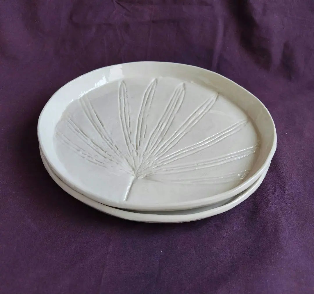 White-faced leaf pattern set of two, unused, just like new