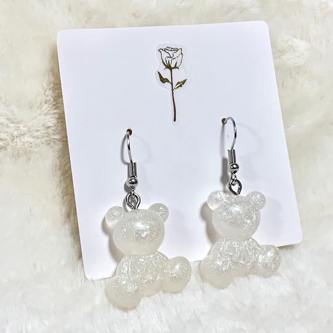 Pendientes hechos a mano Aurora lame tidy bear con lazo de oso blanco