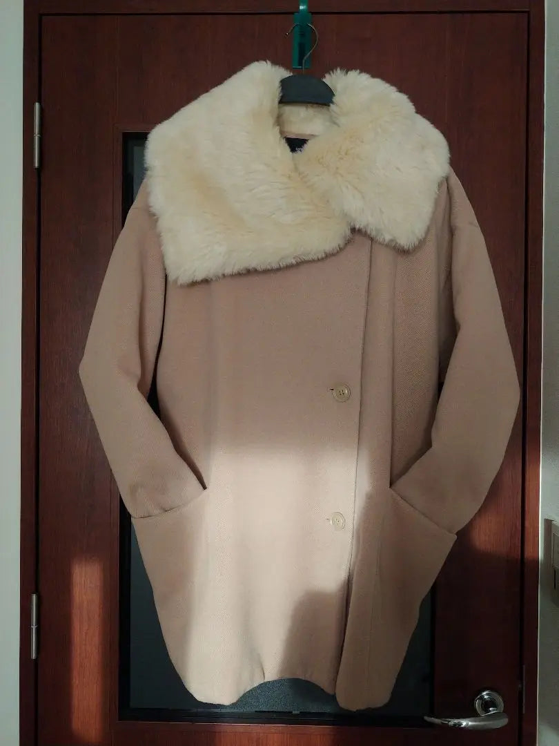 EMODA Beauty Furcoat Price ¥ 16280 The back is also nice BIG pocket