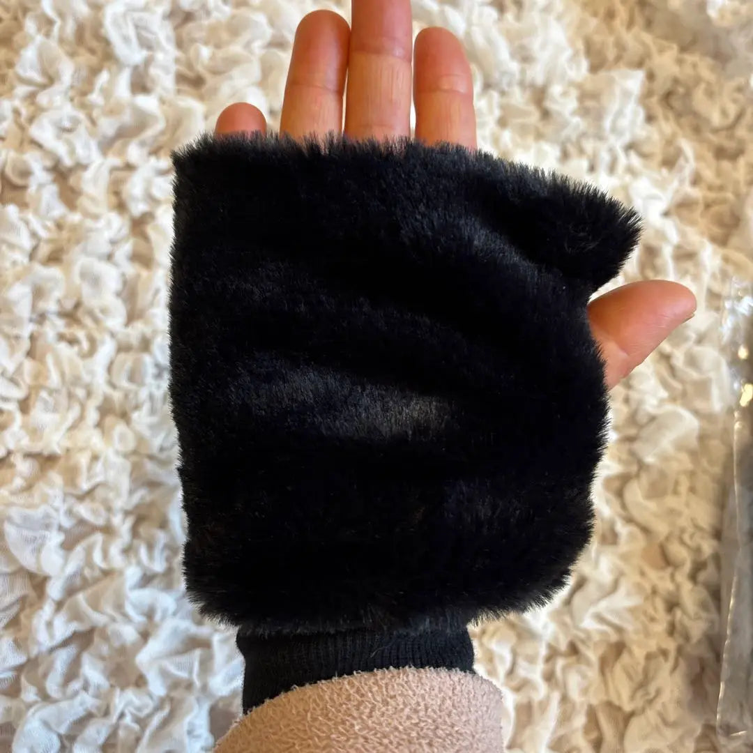 New, unopened Fur hand warmer Fur gloves | 新品未開封　ファー付きハンドウォーマー　ファー付き手袋