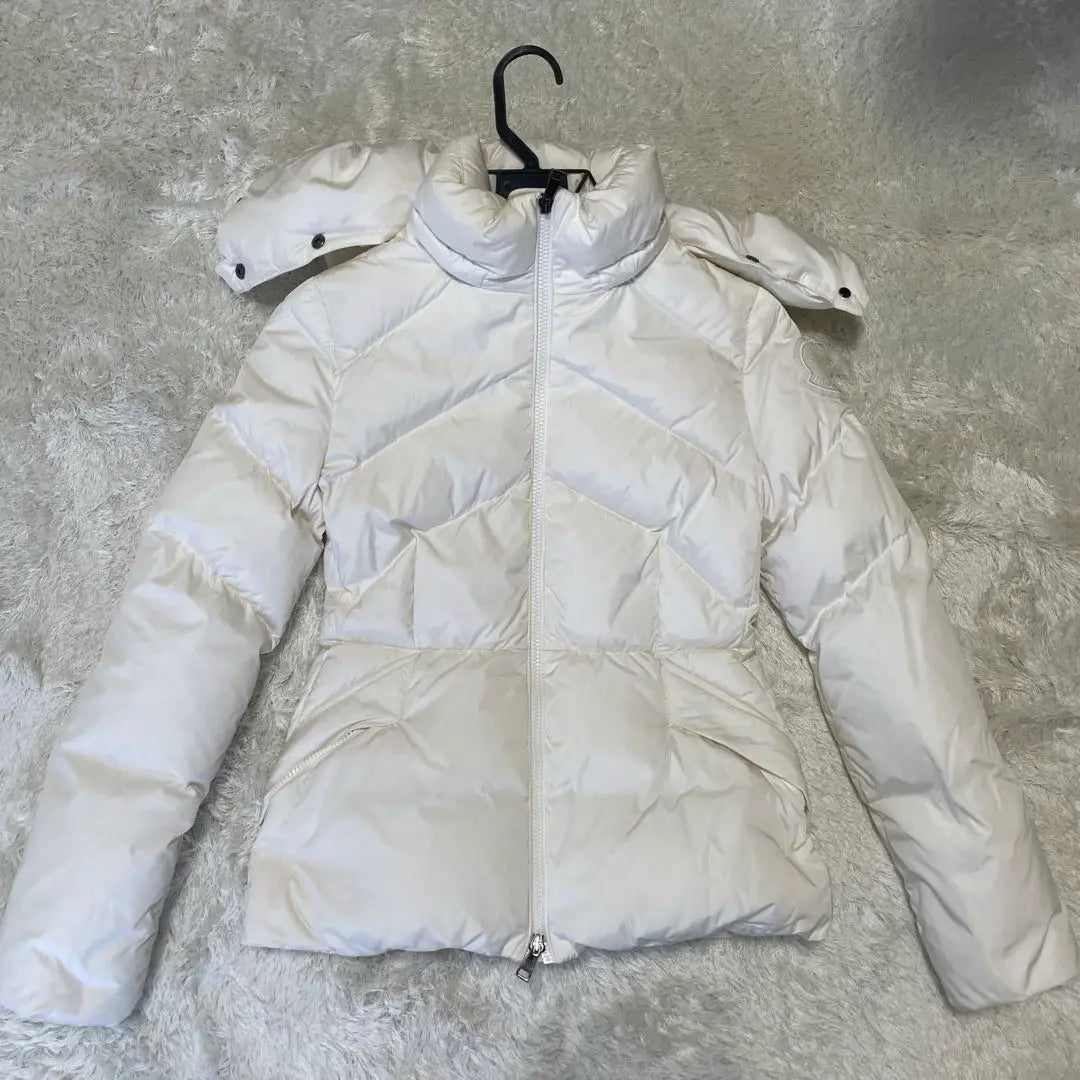 Moncler White Down Jacket with Hood Size 00