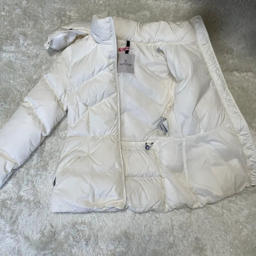 Moncler White Down Jacket with Hood Size 00