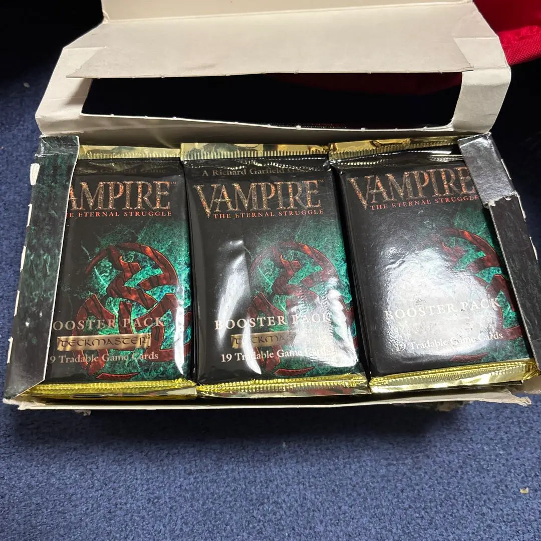 Caja de refuerzo de VAMPIRE: La lucha eterna